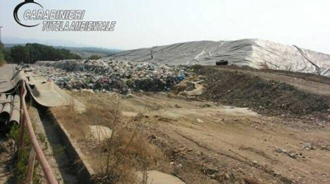 Lamezia, sequestrati 30mila metri quadrati di discarica