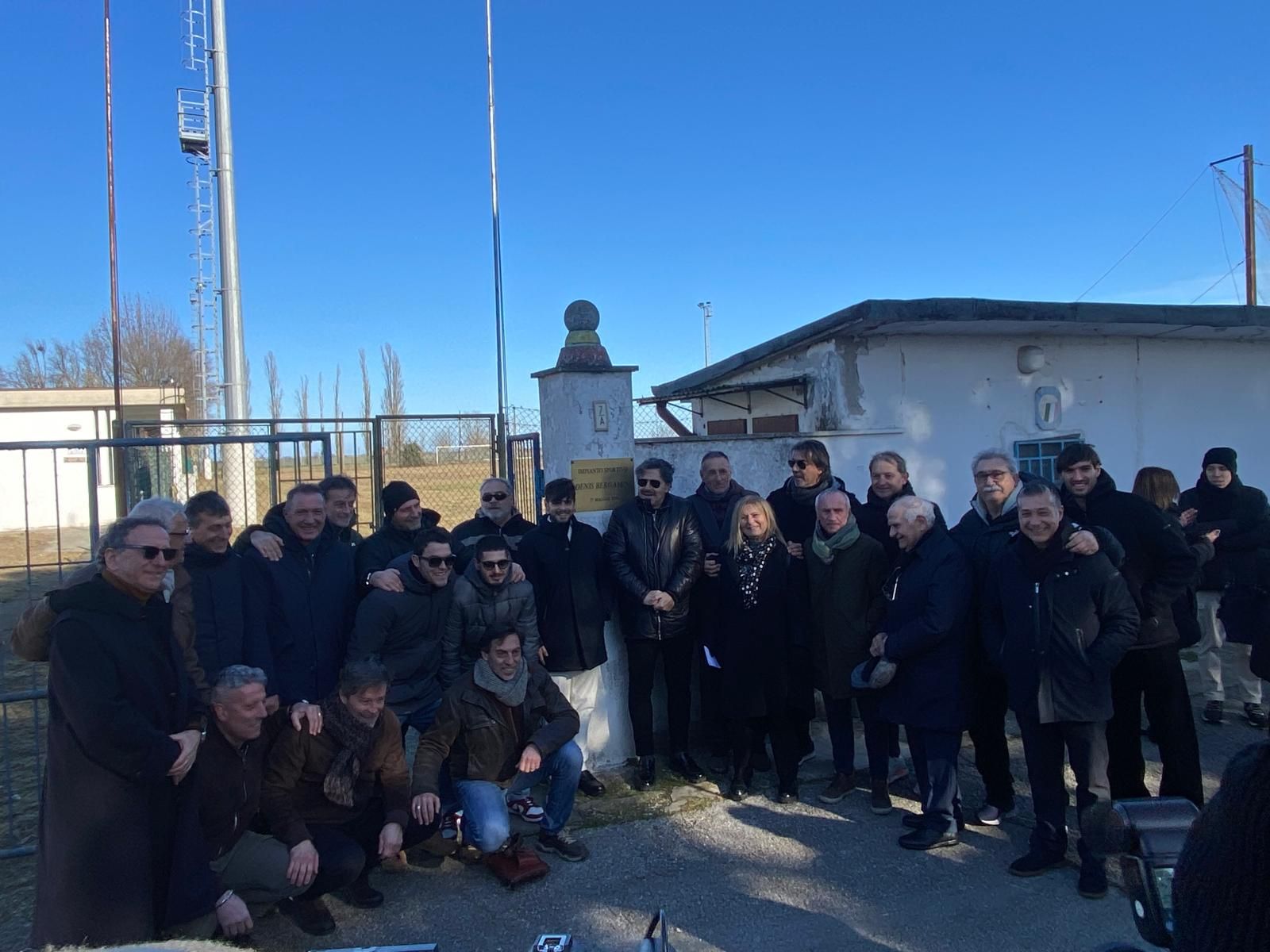 L’emozionante ritrovo a Boccaleone dei calciatori del Cosenza compagni di squadra di Denis Bergamini – VIDEO E FOTO