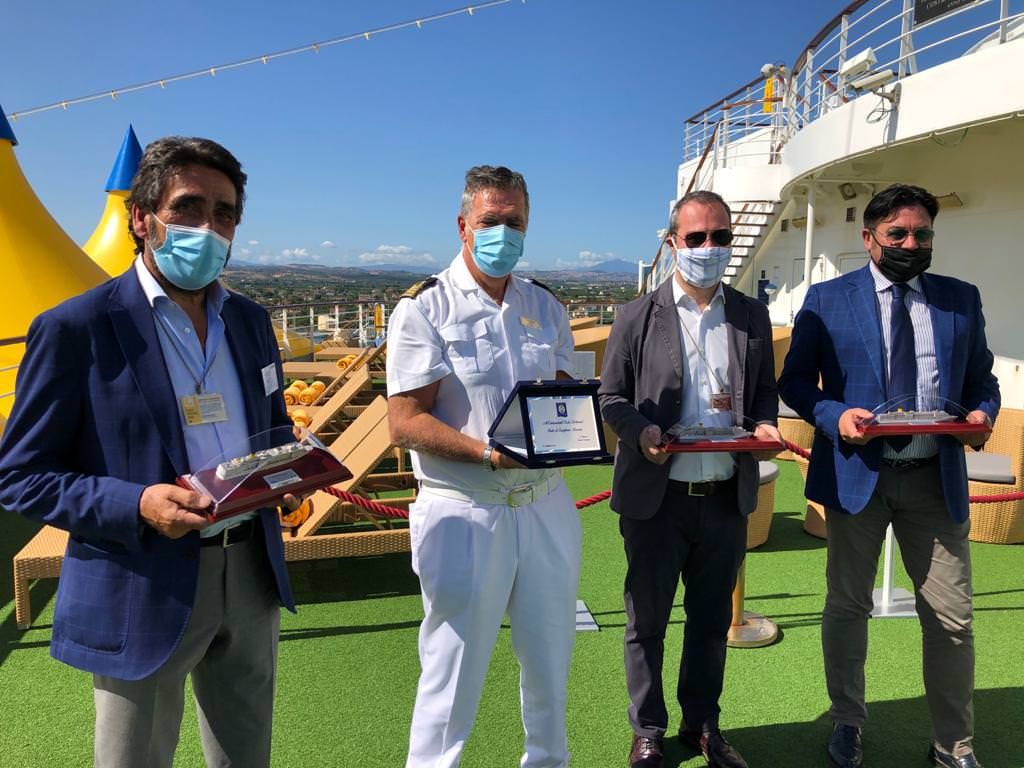 Costa Deliziosa a Corigliano Rossano, «fra le tappe più belle d'Europa» – VIDEO