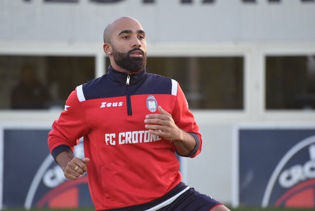 Pirotecnico 3-2: la Juve Stabia stende il Crotone al '90