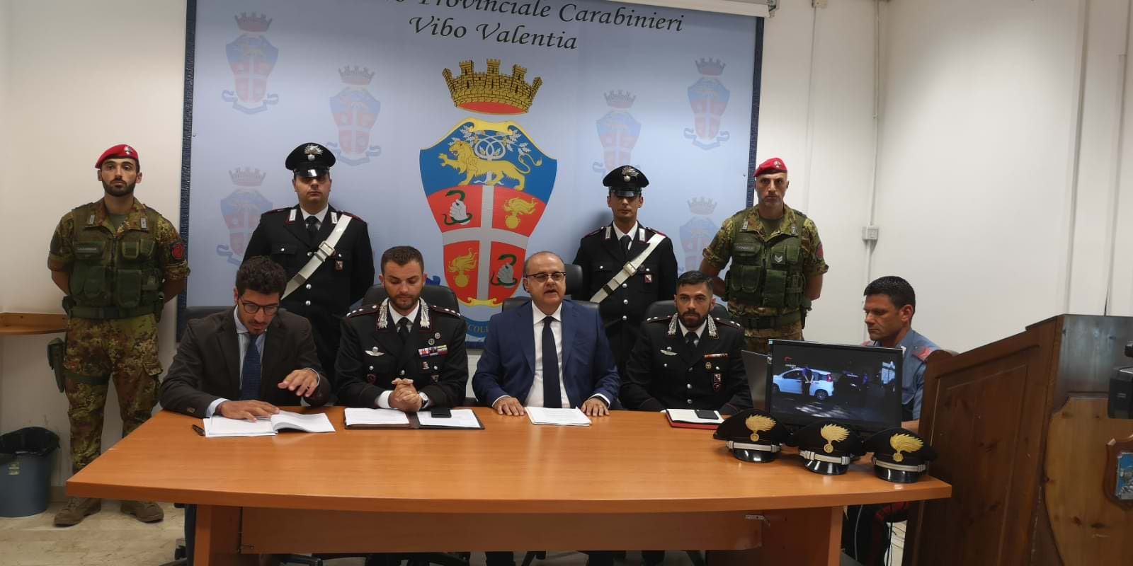 Anziano ucciso e bruciato nel Vibonese, la pista bulgara e la fuga del venditore di auto