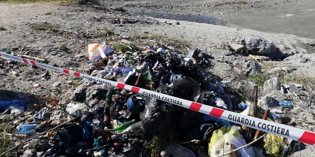 Amantea, sequestrata discarica abusiva nel fiume Oliva
