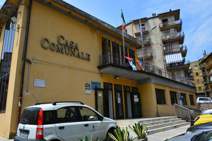 Petilia Policastro, dimissioni della minoranza: la presa d’atto del sindaco