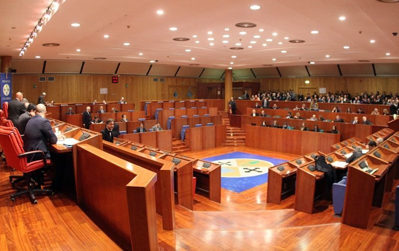 Regione, Pd e Fi pronti a sacrificare Esposito e Graziano