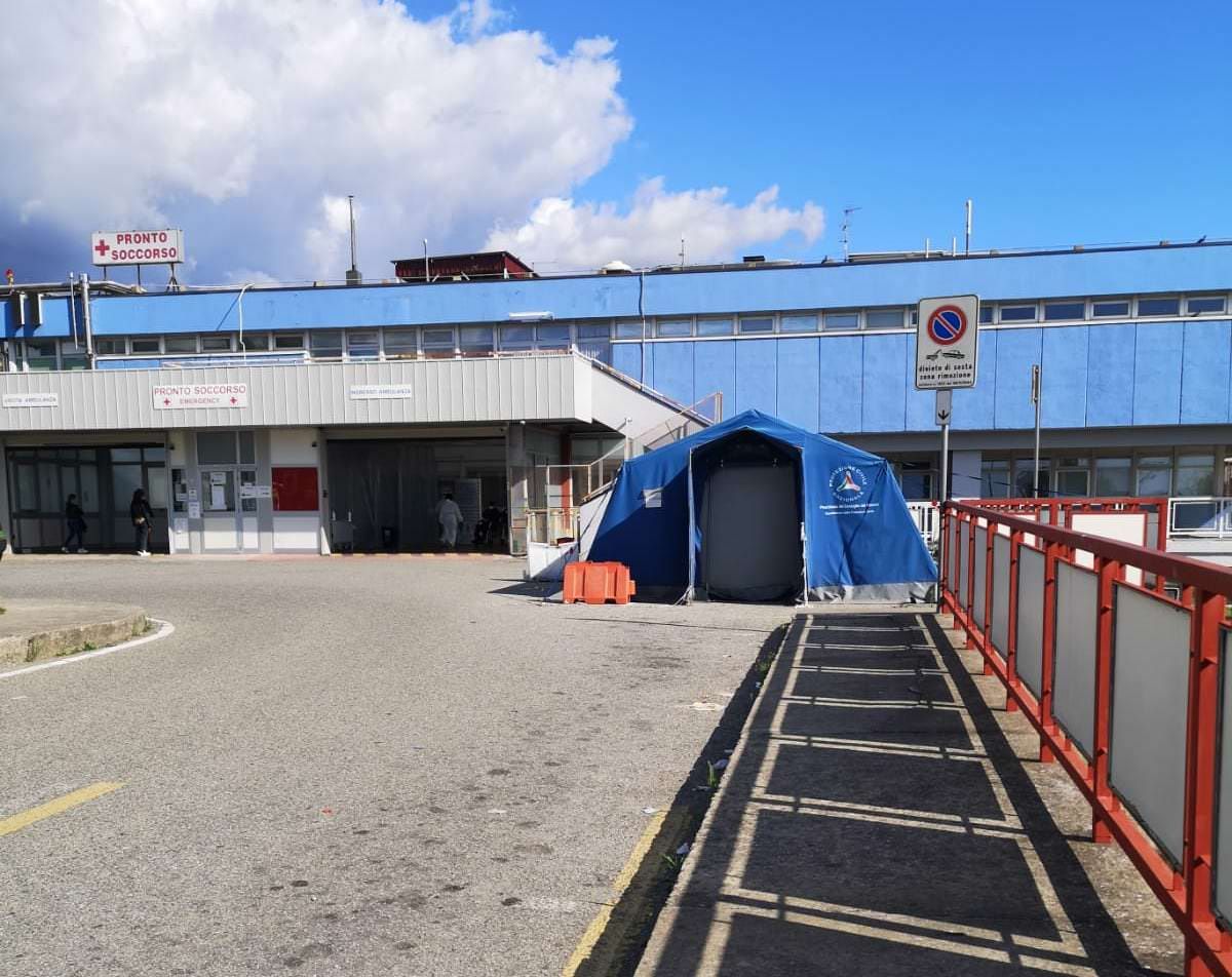 Contagi in aumento e Pronto soccorso nel caos. A Lamezia il Covid fa (più) paura