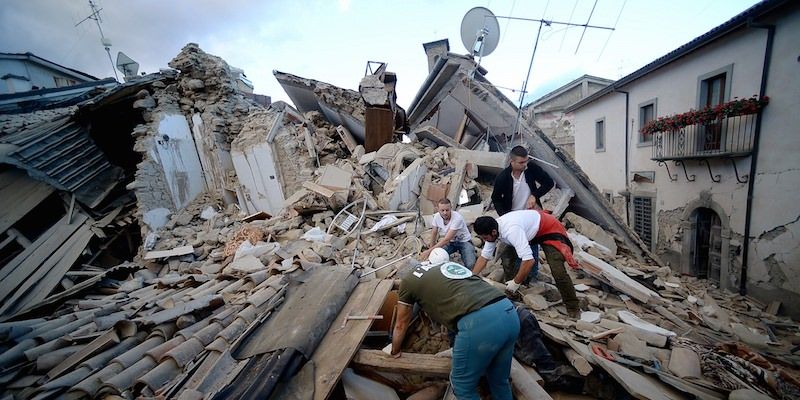 Terremoto nel Centro Italia, la Calabria si mobilita