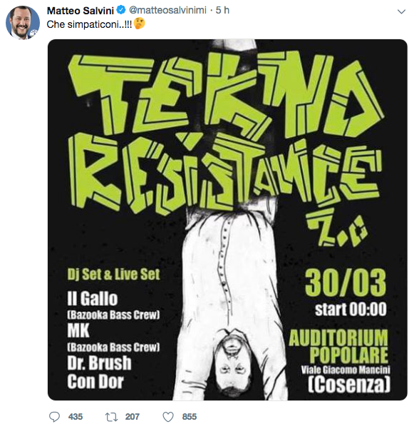 Salvini a testa in giù, polemica per un manifesto a Cosenza