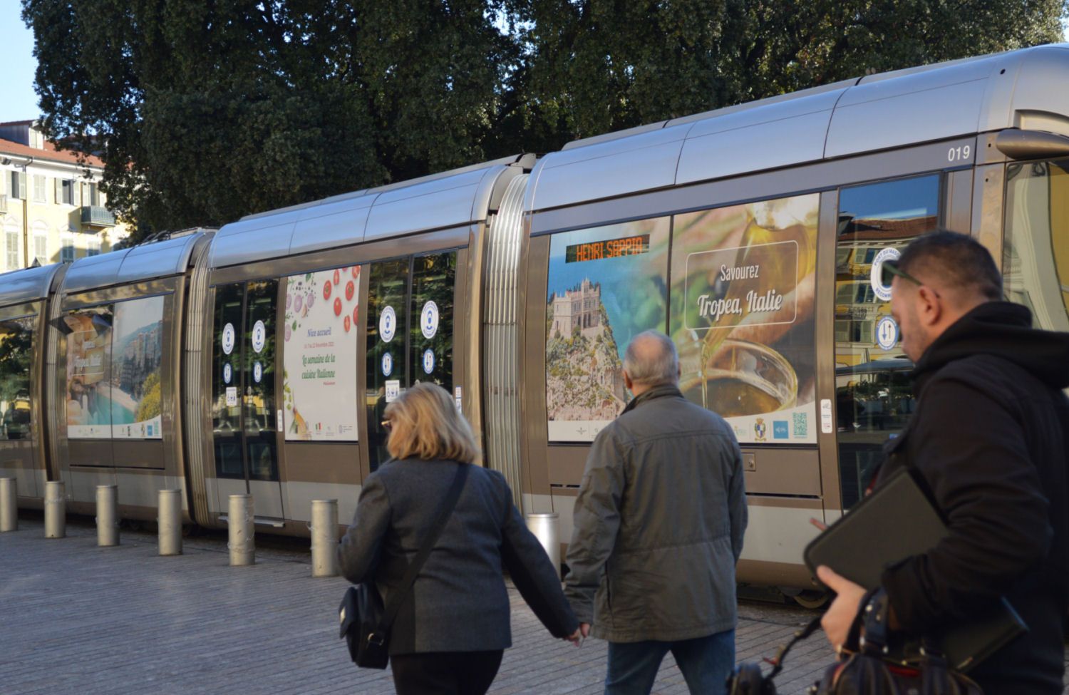 Festa della Repubblica, Tropea sui tram in Costa Azzurra