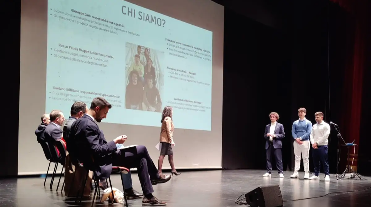 L’olio di canapa contro lo stress e altre idee vincenti. Ecco i tre premiati di Unicalab 2024 – FOTO