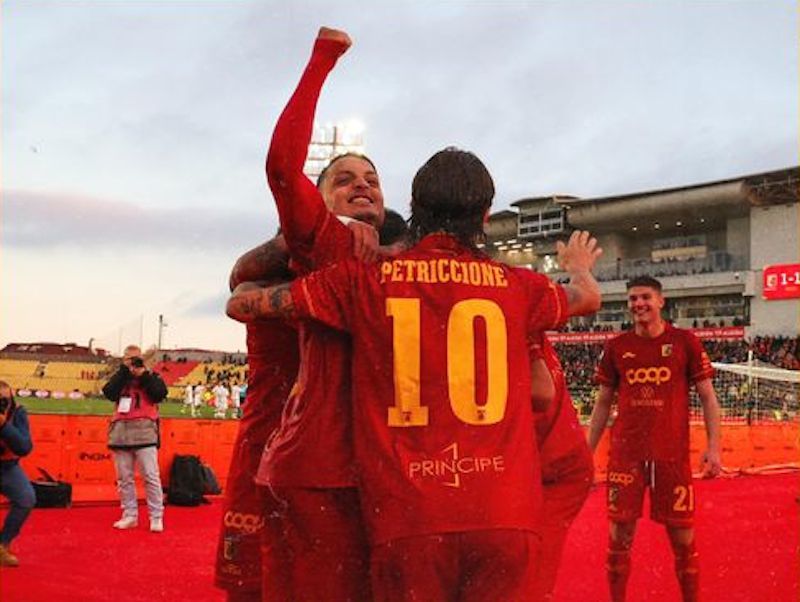 Catanzaro, mezzo passo falso in zona playoff: pari interno col Sudtirol