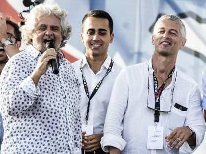 L’assedio a Di Maio e la proposta di Morra: alleanza con la Lega ai voti su Rousseau