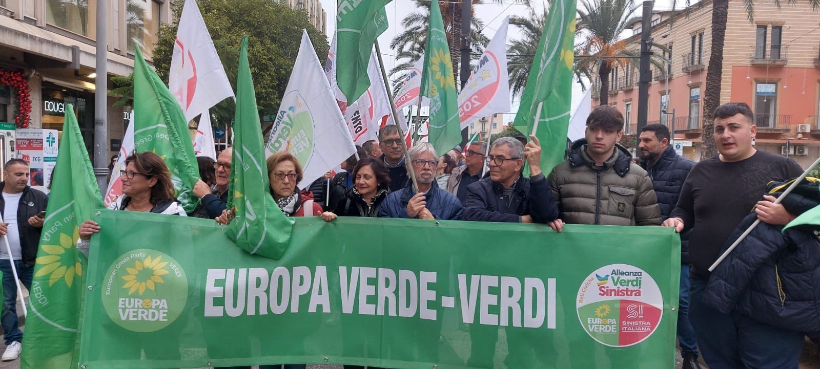 Europa Verde Calabria-Sicilia: «Il ponte è un pennacchio, si pensi prima alle infrastrutture regionali»