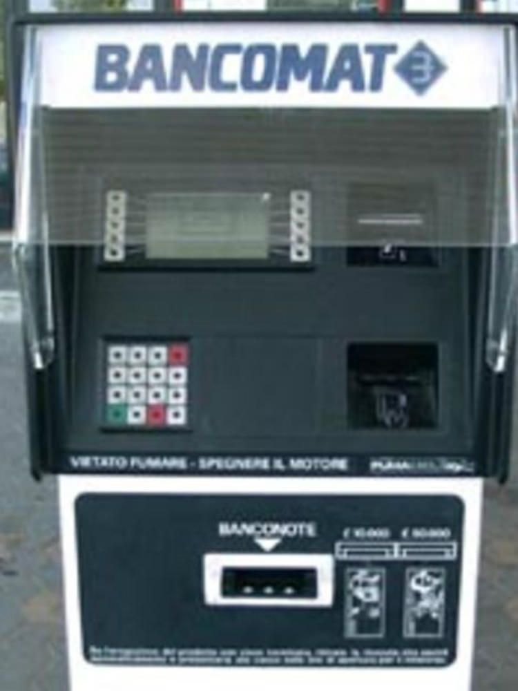 Clonavano bancomat fino in Calabria