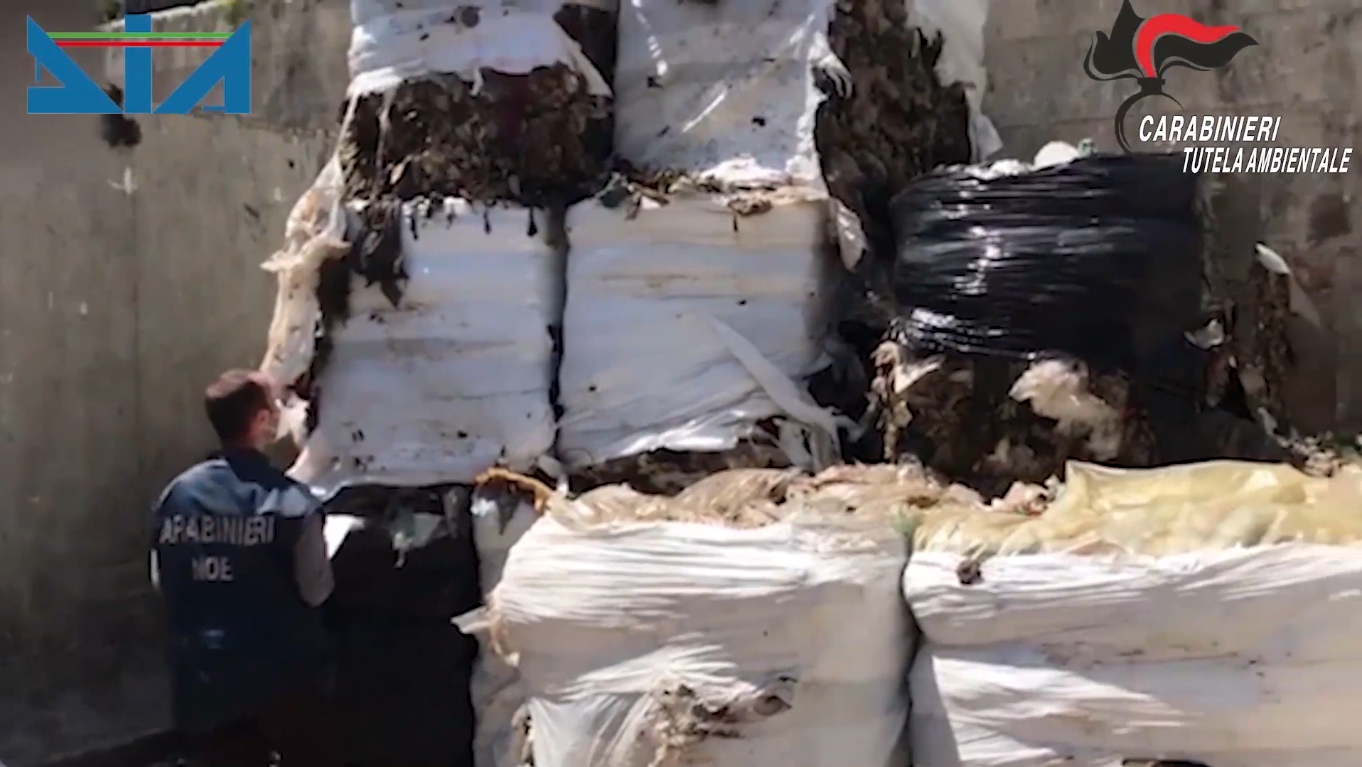 Traffico illecito di rifiuti dall’Italia alla Tunisia, coinvolta anche un’azienda di Soverato