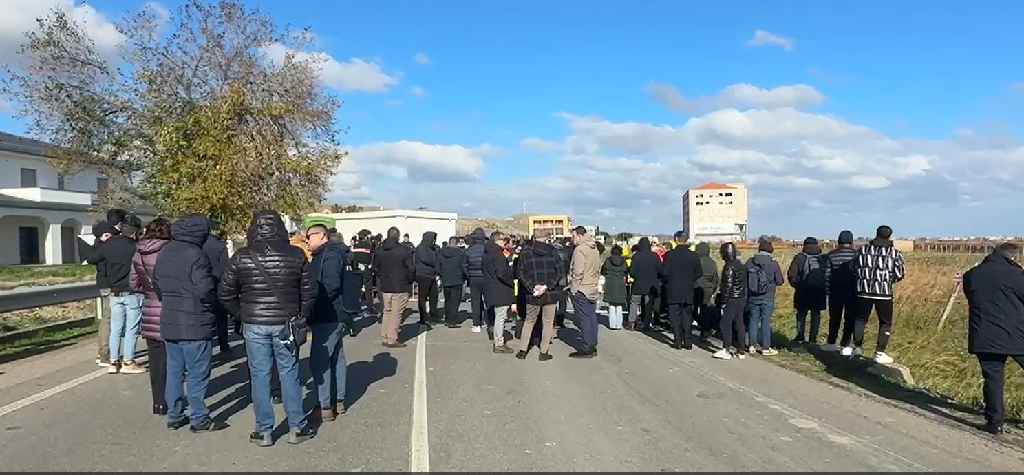 L’abbattimento dell’ecomostro, Sisto: «Oggi si afferma il rispetto delle regole»