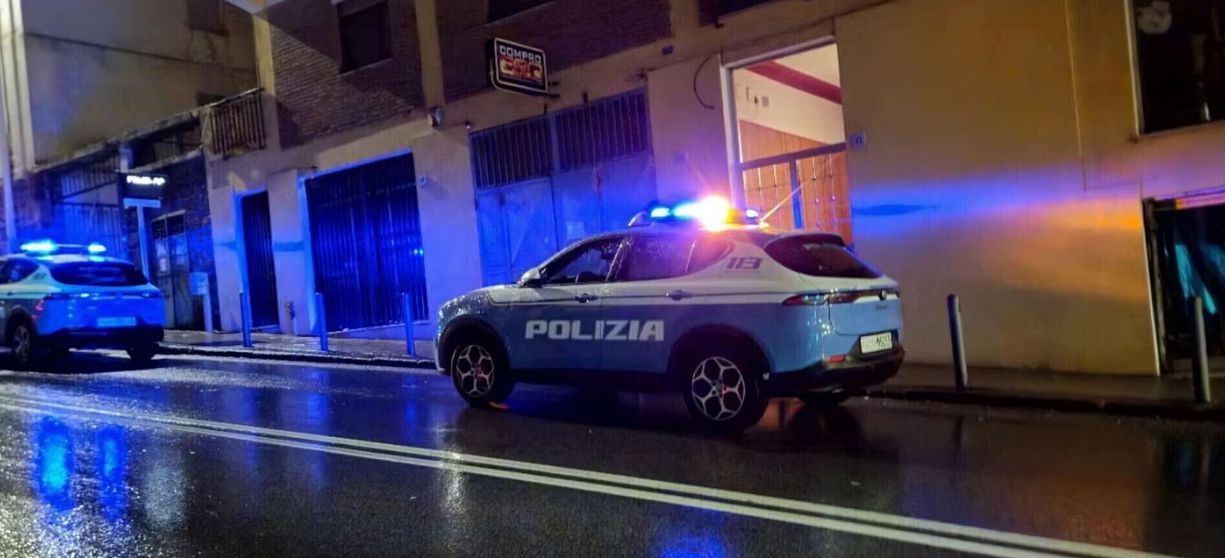 Spari all’interno di una falegnameria, due morti