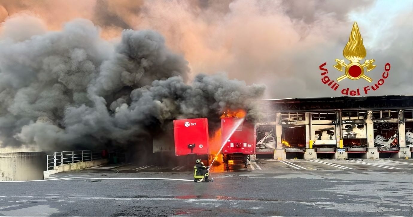 Maxi rogo a Milano, la Procura indaga per incendio doloso