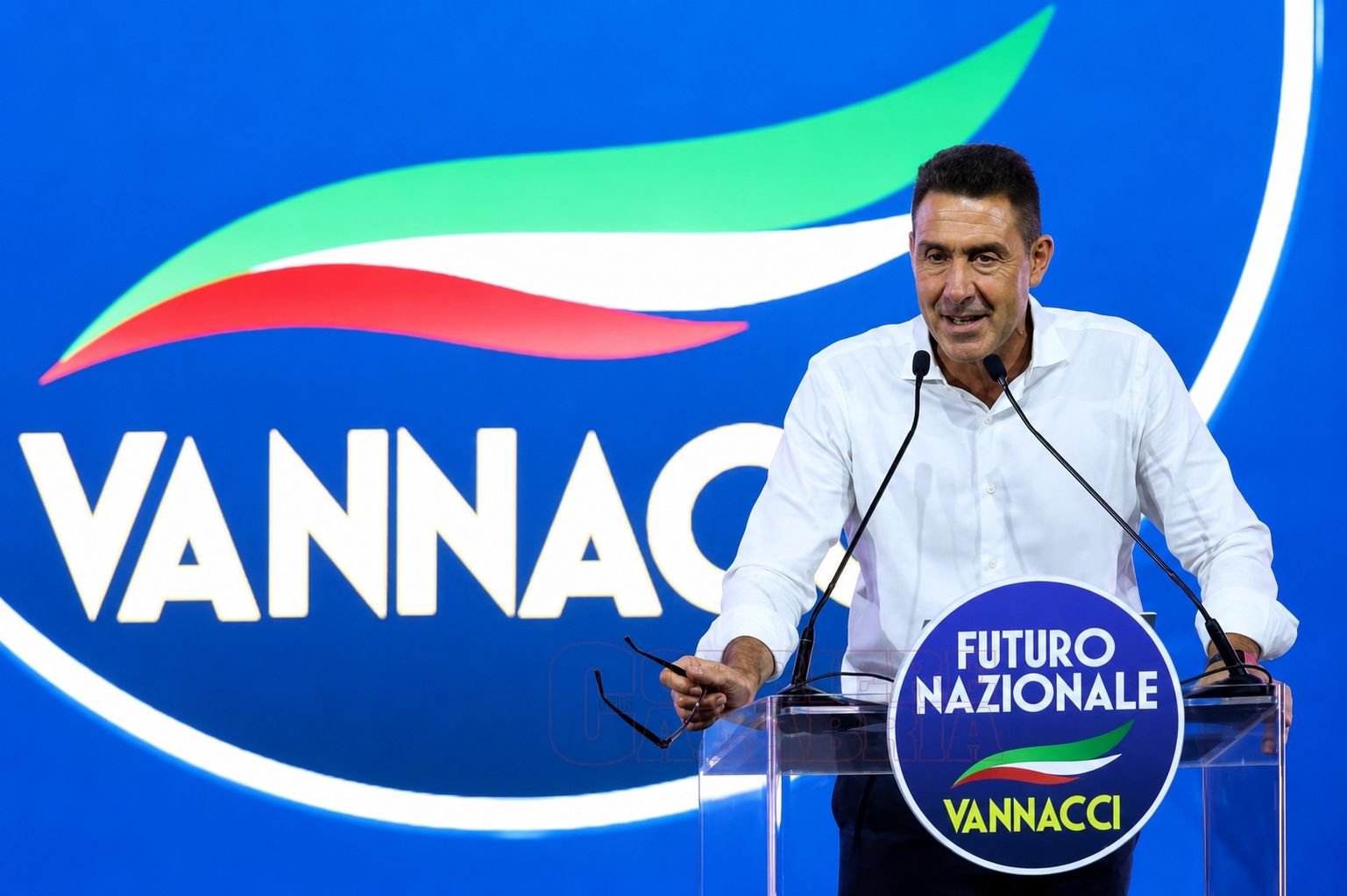 Suppletive a Reggio Calabria, Vannacci guarda al seggio: «Ci pensiamo concretamente»