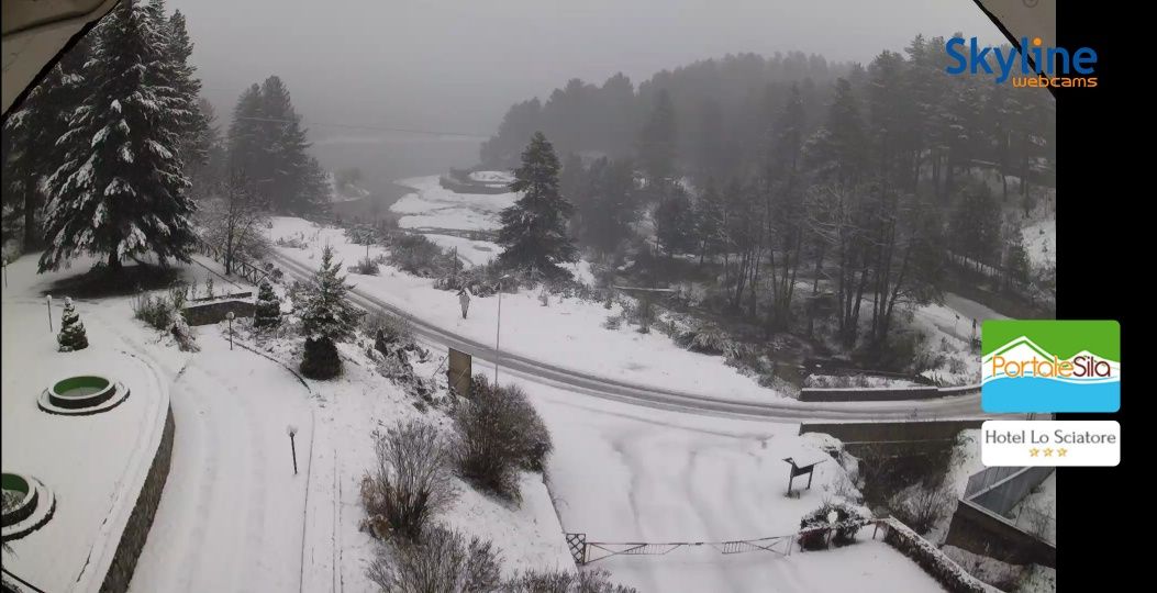Prima neve in Sila, qualche disagio per il maltempo a Cosenza