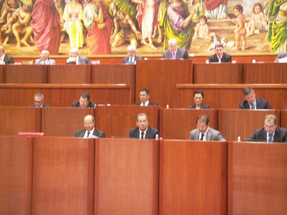 La Regione va allo scontro sulla legge salvaprecari