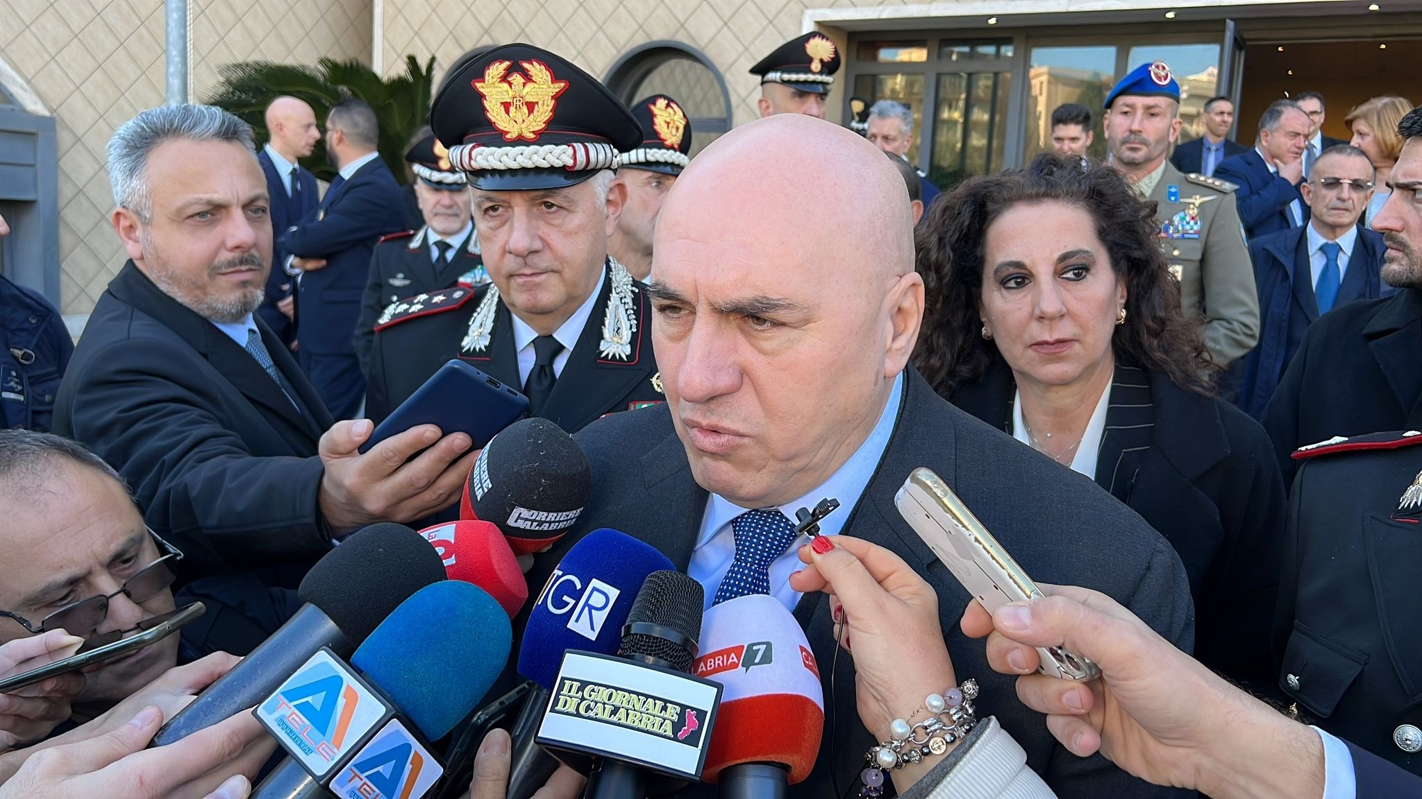 Crosetto: segnale di vicinanza all’Arma, governo disponibile a supporto nella lotta alla ‘ndrangheta – VIDEO