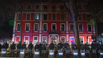 Askatasuna, 30 manifestanti identificati per gli scontri a Torino