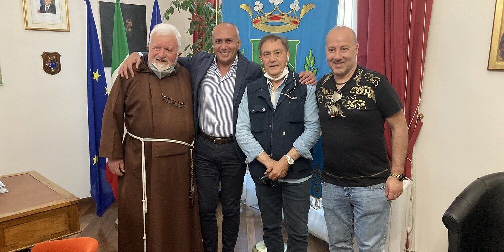 Cosenza, i tifosi chiedono un prezzo politico per la tribuna Rao: 10 euro