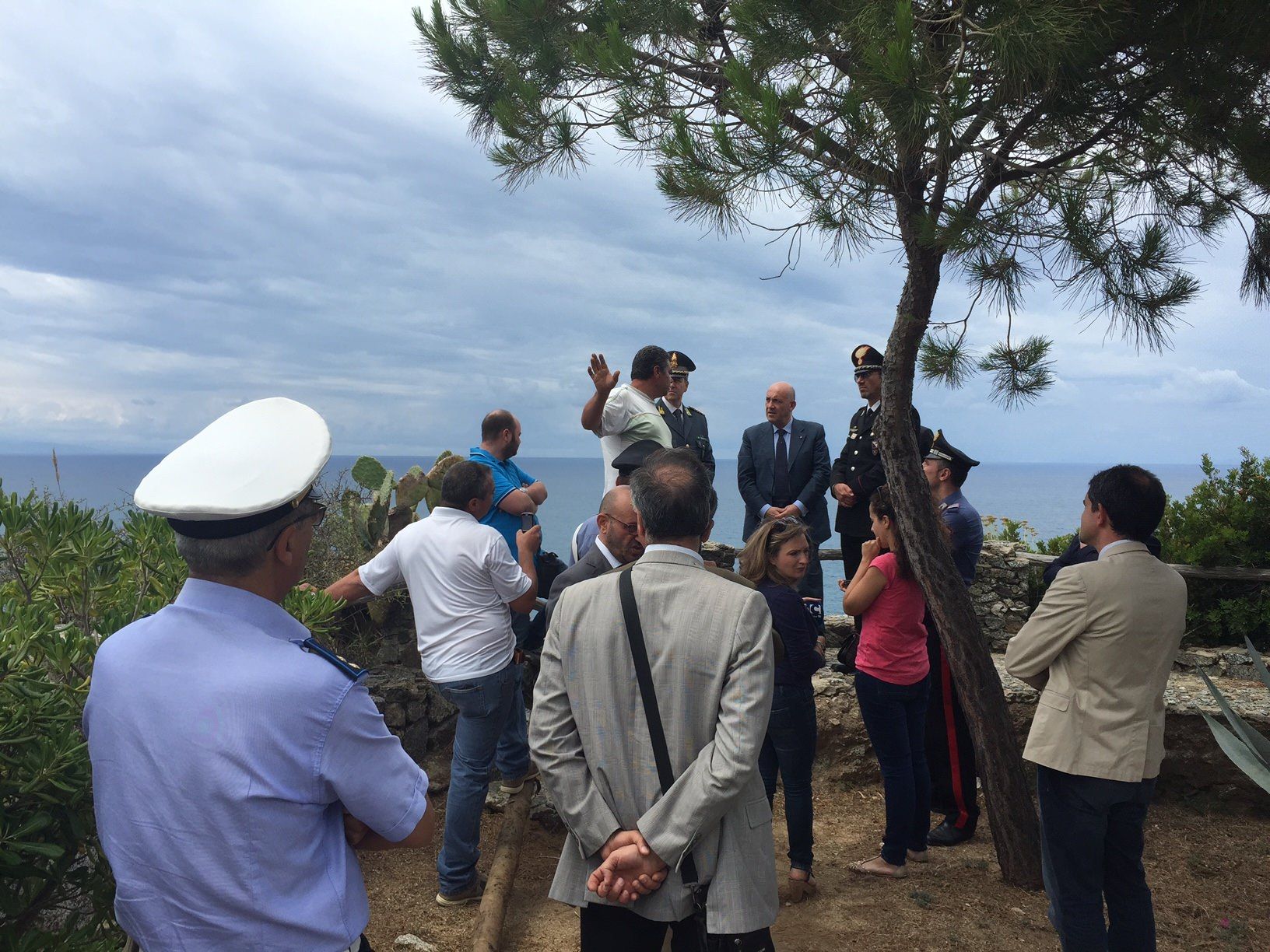 Rimosso il cancello abusivo, torna fruibile il “Belvedere” di Ricadi