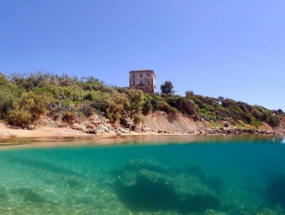Frana a Capocolonna, interdetto l’accesso alla spiaggia di Scifo