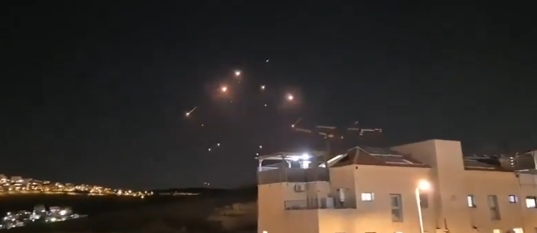 Dall’Iran 40 missili su Israele: morta una donna – VIDEO