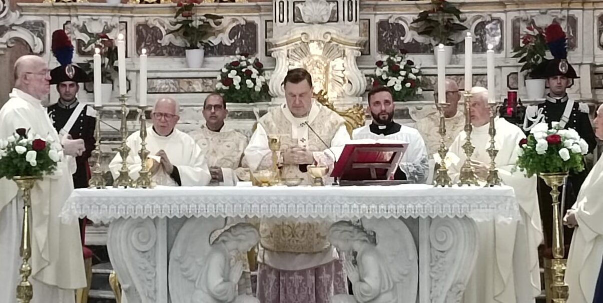 L’auspicio-appello dell’arcivescovo di Catanzaro Maniago alle istituzioni: «Sostenete Fondazione Betania»