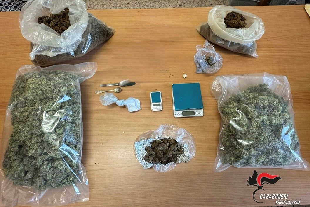 Trasforma casa in un deposito di droga: un arresto nel Reggino