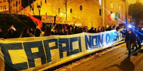 Giovani applaudono i carabinieri: «Palermo è nostra non di Cosa Nostra»