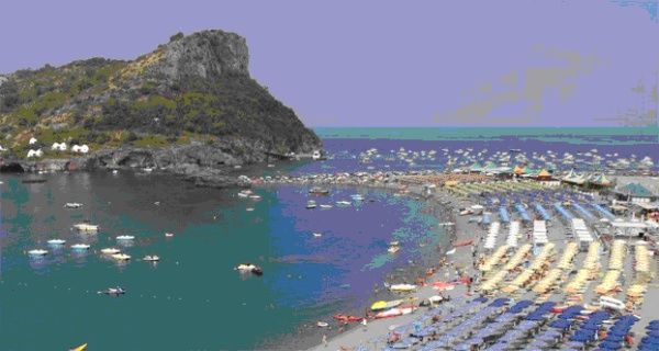 Turismo da record, la politica plaude. Ma si (auto)invita a fare di più