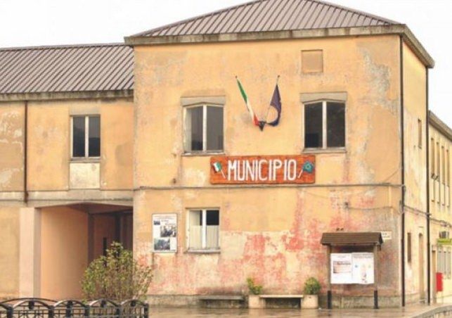 "Uniti per la truffa", a processo ex sindaco e vice sindaci di Nardodipace