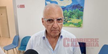 Suppletive di Reggio, il silenzio del centrosinistra e la solitudine del candidato “gentiluomo”