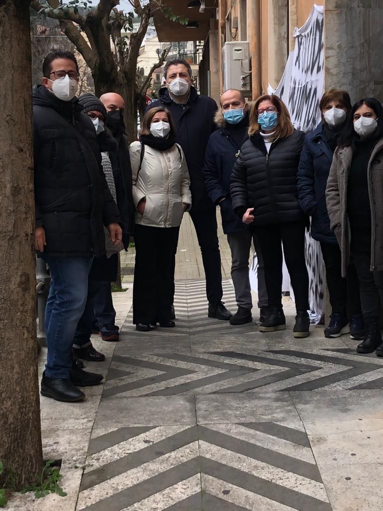 Vertenza Adiss a Cosenza, continua ad oltranza la protesta di 34 lavoratori