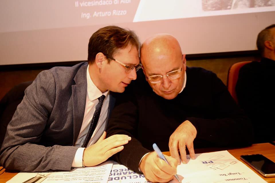 Acqua, Oliverio: «Pagare tutti per pagare meno»