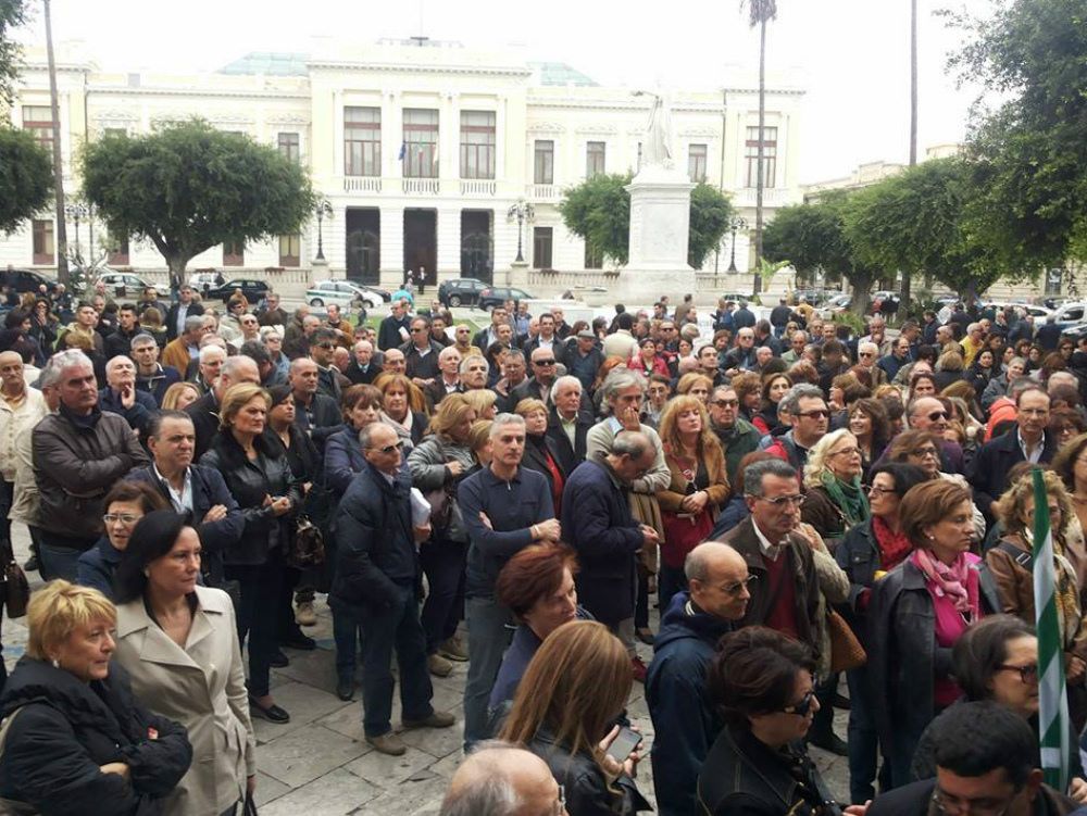 «Scippo della Peo», a Reggio scoppia la protesta