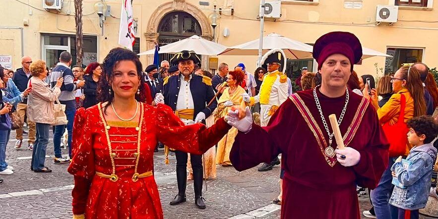 Amantea, al via la storica “Fiera dei morti” – FOTO