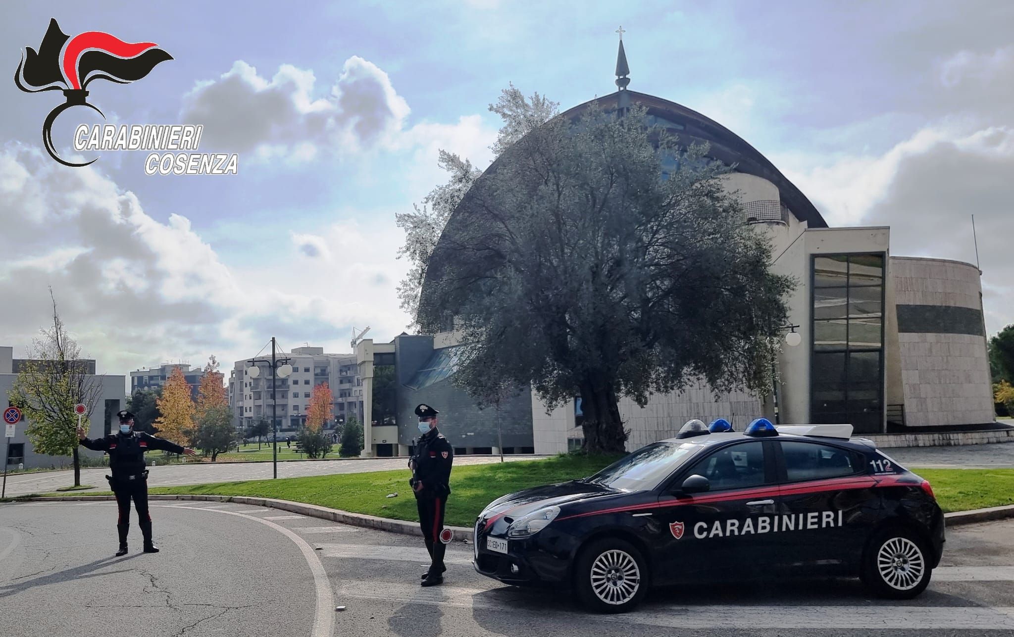 Spaccio di droga nell’hinterland di Cosenza, quattro arresti. L’erba ceduta dal padre al figlio minorenne – VIDEO