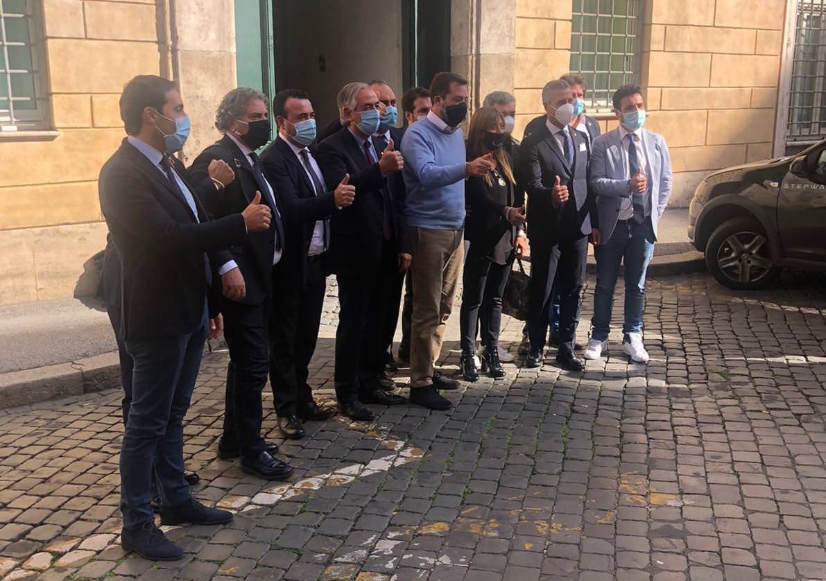 La tentazione della Lega: votare in primavera per prolungare la reggenza di Spirlì