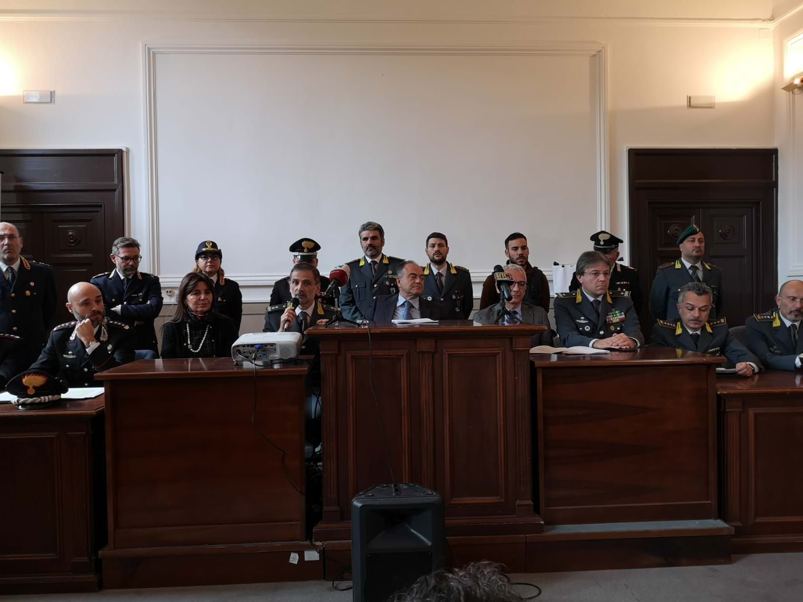 "Testa di Serpente", blitz contro "Zingari" e "Italiani": in 22 rischiano il processo