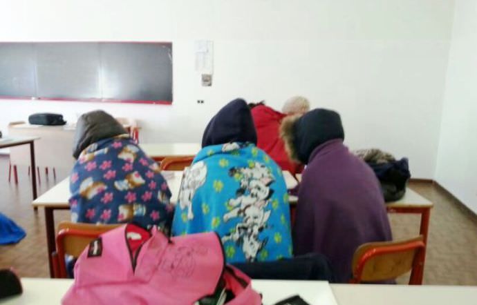 «Termosifoni in tilt, a Catanzaro rientro a scuola "da brividi"»