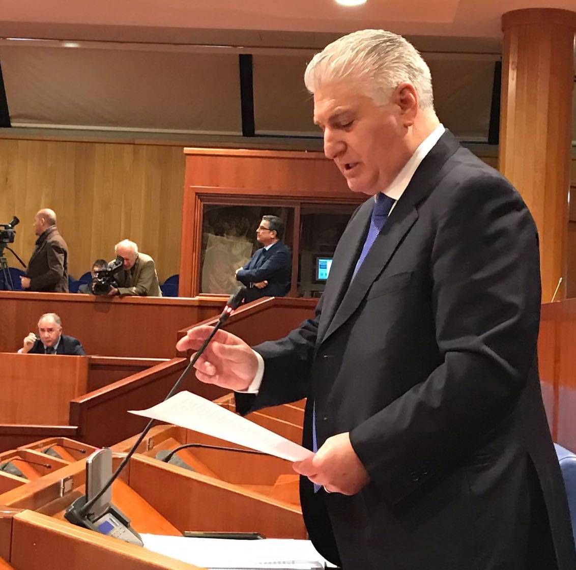 Oliverio non c'è e l'opposizione (vera) cresce