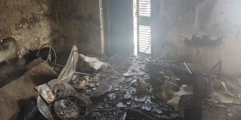 Incendio in una villetta a Falerna Marina, famiglia evacuata: un intossicato – FOTO