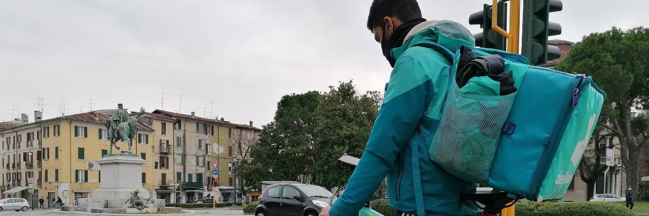 Rider trattati come schiavi, 4 indagati a Messina