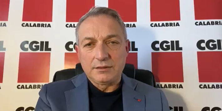 Sposato: la legge “moltiplica poltrone” è un’indecenza e uno schiaffo al disagio sociale