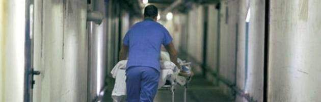 Un colpo di bianchetto contro gli orrori in corsia