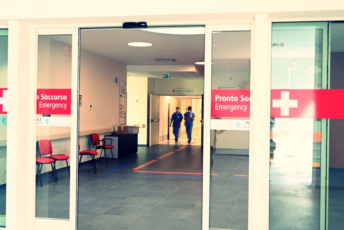 Da Bologna e Reggio Calabria, l’infermiere che si licenzia per tornare al Sud. «Impossibile lavorare al pronto soccorso»